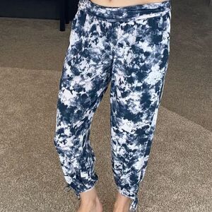 Onzie Gypsy Pants S/M. Black and white acid wash.
